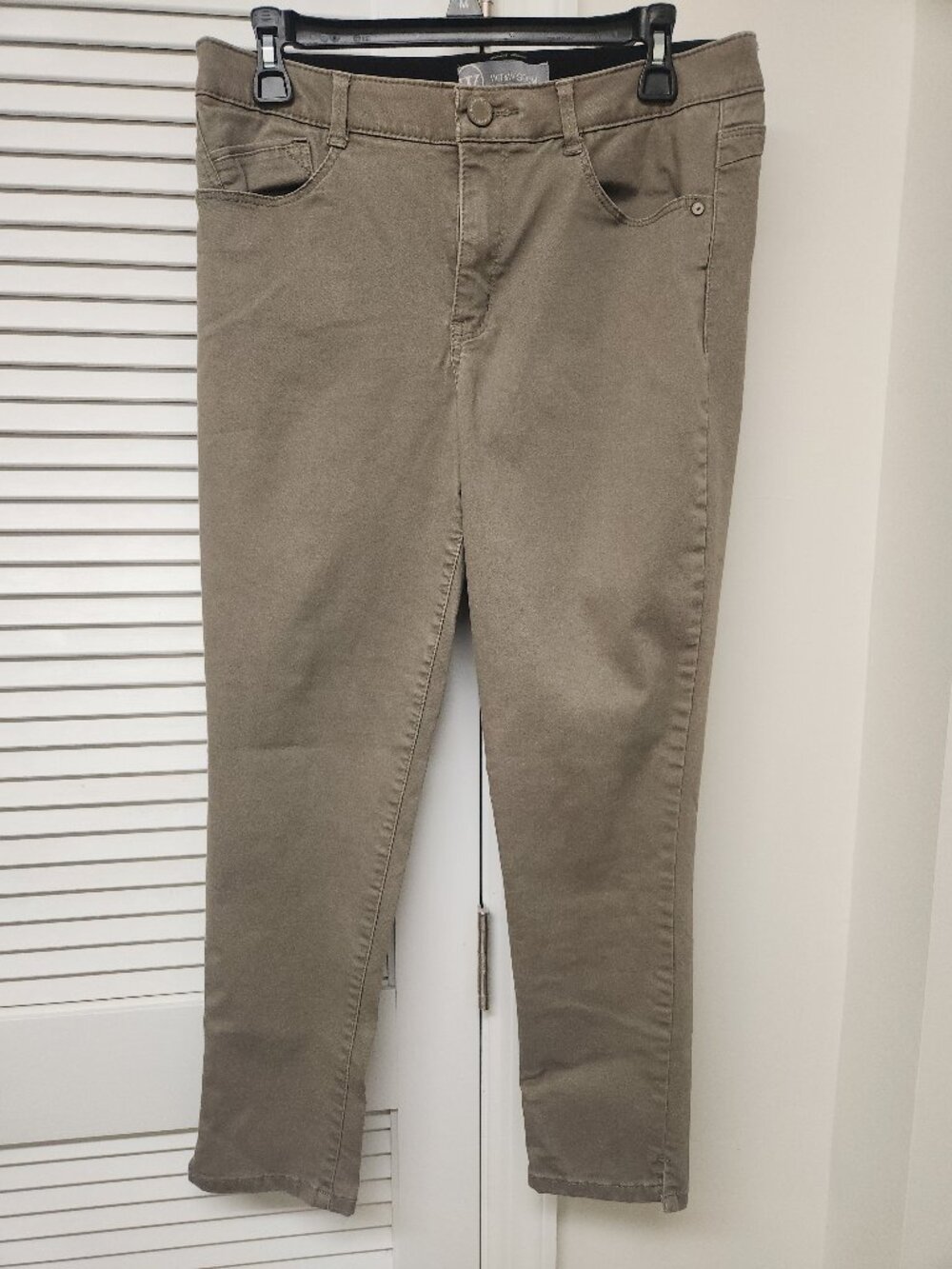 Wit & Wisdom Womens Crop Khaki Green size 10 32x26